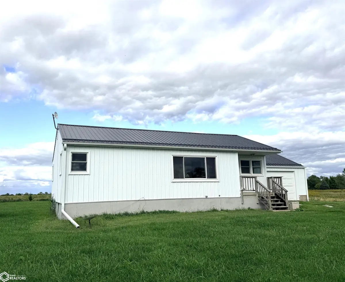 1545 Jasmine AVE, Fairfield, IA 52556