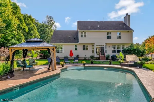2 Saunders Ln, Mount Olive Twp., NJ 07840