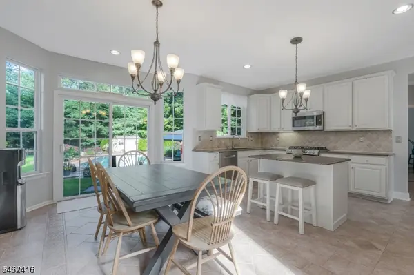 2 Saunders Ln, Mount Olive Twp., NJ 07840