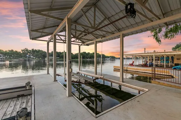 1932 Granite Cove RD, Kingsland, TX 78639