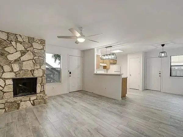 809 Bracewood CIR #A, San Marcos, TX 78666