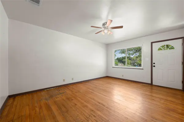 22 Park LN, Lampasas, TX 76550