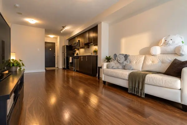 33 Bay ST #1502, Toronto C01, ON M5J 2Z3