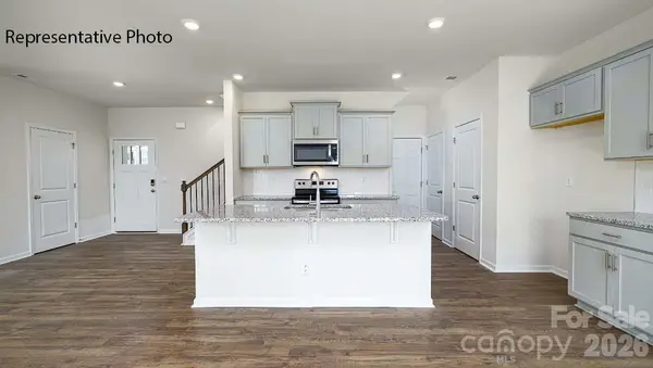 2054 10th ST SE, Hickory, NC 28602