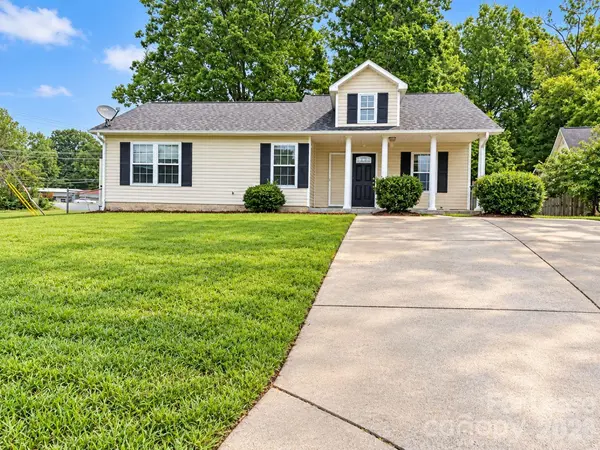 5310 Abner LN, Charlotte, NC 28269