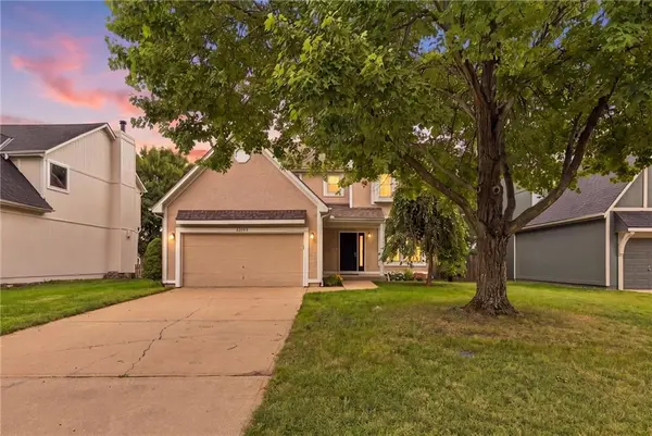 12001 S Rene ST, Olathe, KS 66062