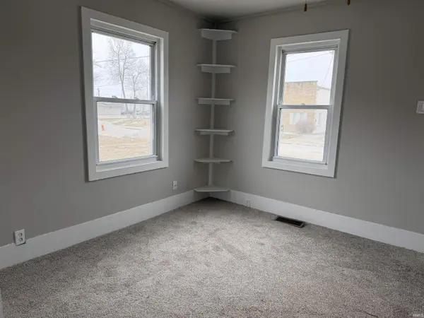 511 E Pettit AVE, Fort Wayne, IN 46806-3152