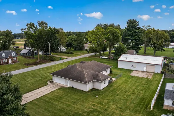 1225 W Rogers ST, Osceola, IN 46561-2038