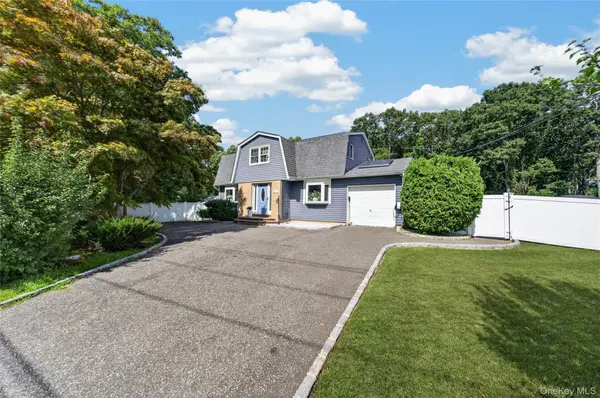 815 Expressway DR, Medford, NY 11763
