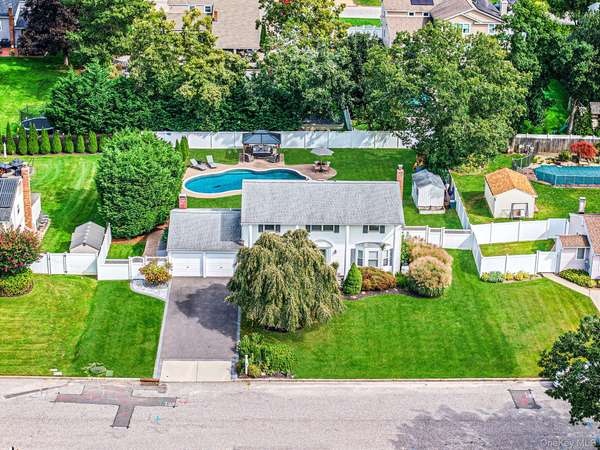 19 Pritchard CRES, Port Jefferson Station, NY 11776