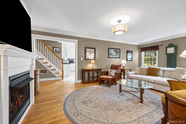 43 Astor AVE, Brookhaven, NY 11719