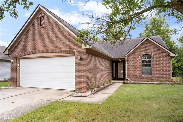 8065 Cherrybark DR, Indianapolis, IN 46236
