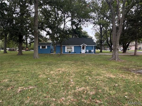 208 S Walnut ST, Freeburg, IL 62243