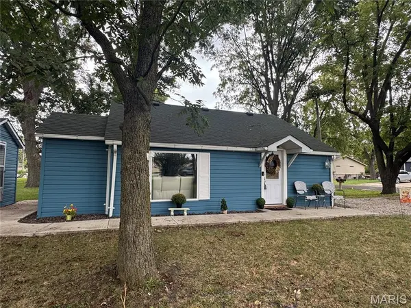 208 S Walnut ST, Freeburg, IL 62243