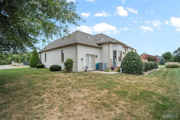 2313 Derbyshire LN, Cape Girardeau, MO 63701