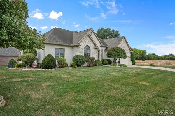 2313 Derbyshire LN, Cape Girardeau, MO 63701