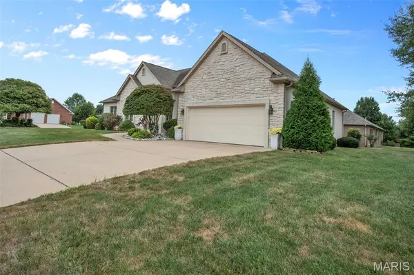 2313 Derbyshire LN, Cape Girardeau, MO 63701