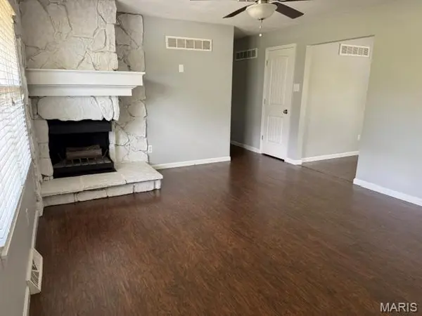 3001 W Adams, St Charles, MO 63301
