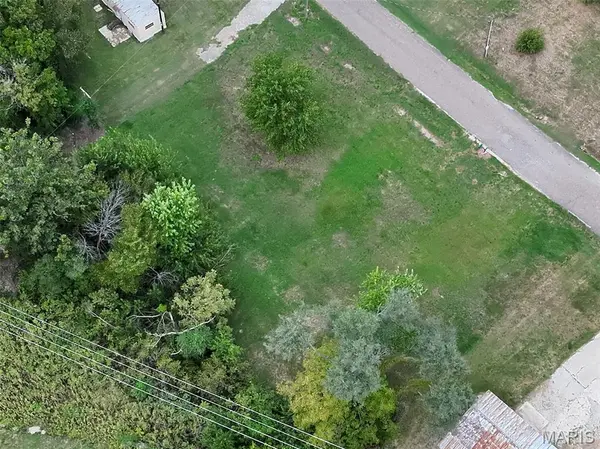 500 Hill ST, Perry, MO 63462
