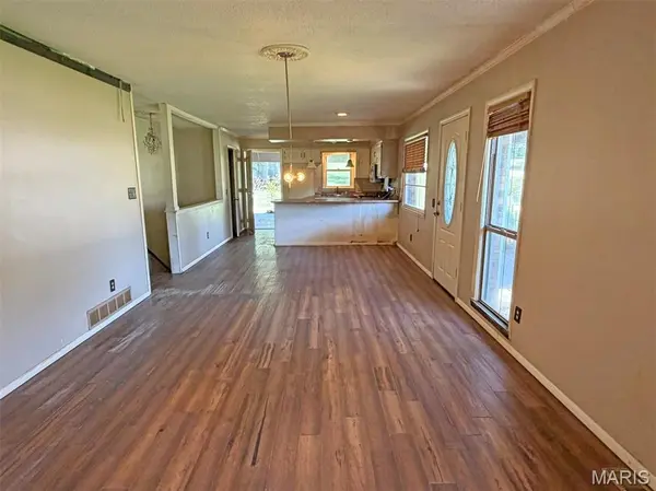 2033 Meadows RD, Poplar Bluff, MO 63901
