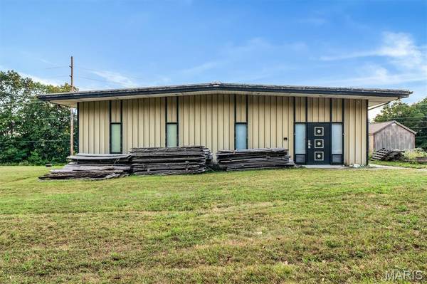 3010 Sherri LN, Imperial, MO 63052