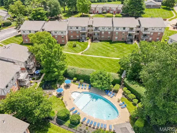 1445 Willow Brook CV #9, St Louis, MO 63146
