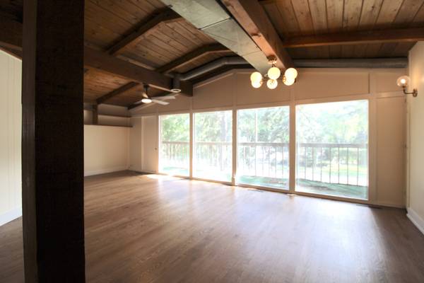 956 Deerfield RD #2, Deerfield, IL 60015