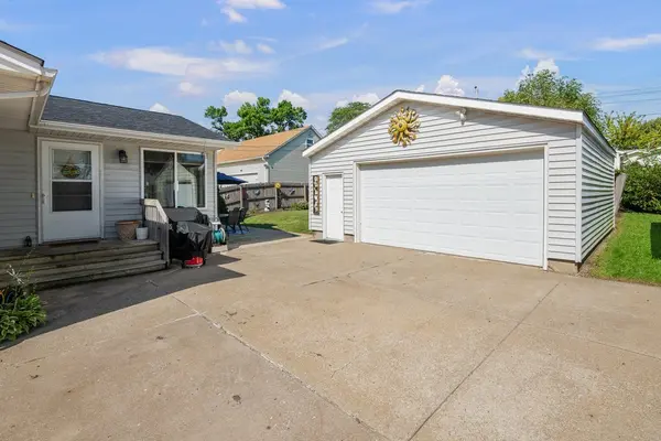 3232 W 15th ST, Davenport, IA 52804