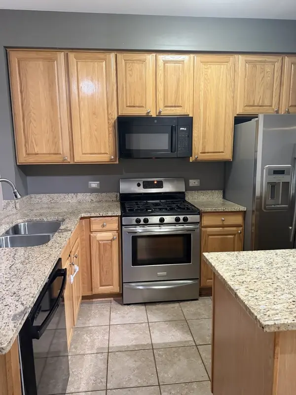 3400 BLUE RIDGE DR, Carpentersville, IL 60110