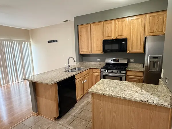 3400 BLUE RIDGE DR, Carpentersville, IL 60110