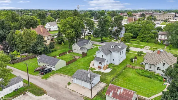 920 High ST, Grinnell, IA 50112