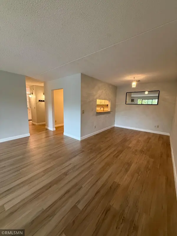 10511 Cedar Lake RD #309, Minnetonka, MN 55305