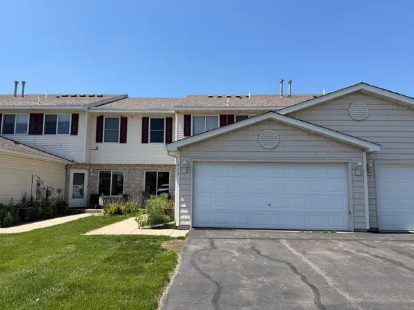 913 Serenity CIR, Norwood Young America, MN 55397