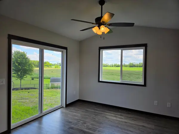 218 Fischer CT NW, Montgomery, MN 56069