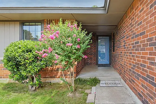 521 Cherryvale RD, Edmond, OK 73003