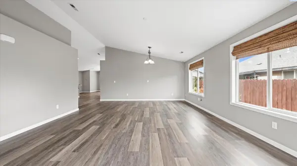 6704 Comiskey Dr., Pasco, WA 99301