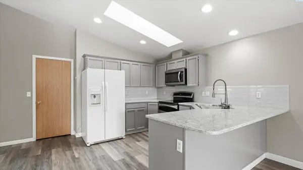 6704 Comiskey Dr., Pasco, WA 99301