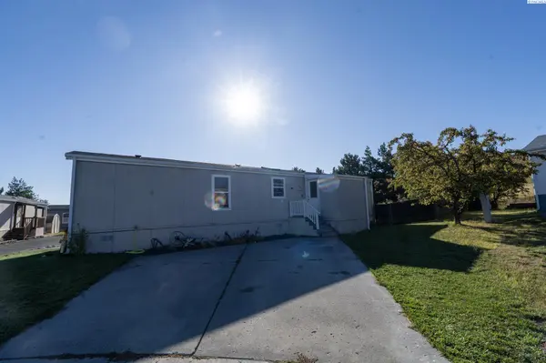 255 NW Golden Hill #34, Pullman, WA 99163