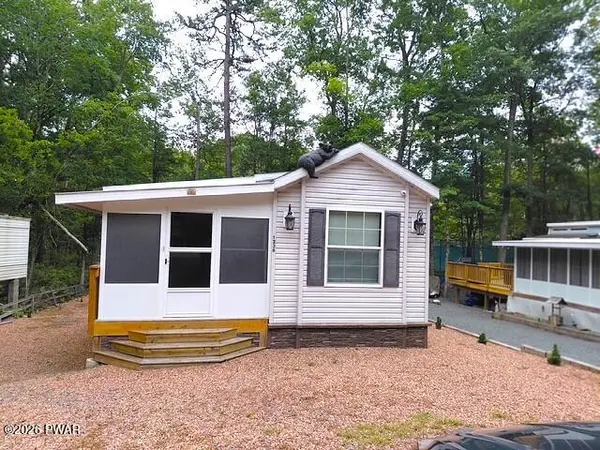 105 Creek View DR, Milford, PA 18337