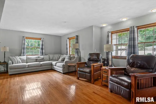 816 INDEPENDENCE RDG, Springfield, IL 62702