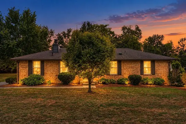 136 Creekwood Ln, Hendersonville, TN 37075