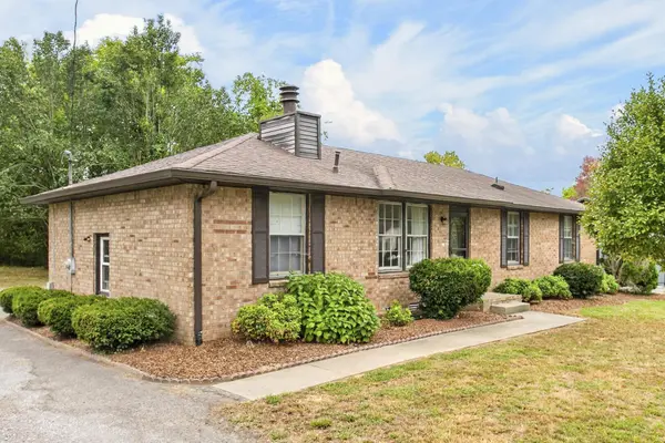 136 Creekwood Ln, Hendersonville, TN 37075