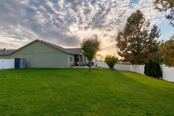 1513 E First Ct, Deer Park, WA 99006