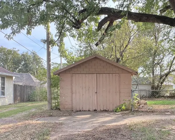328 N 5th, Arkansas City, KS 67005