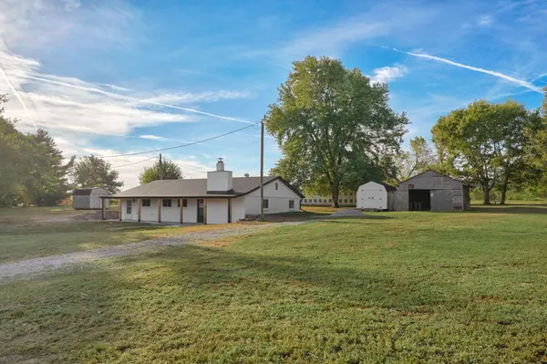 11646 W State Highway Bb, Walnut Grove, MO 65770