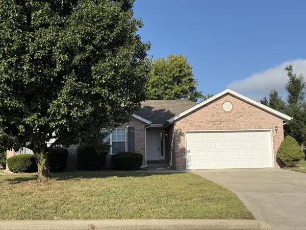 5723 S Shiloh Battle CT, Brookline, MO 65619