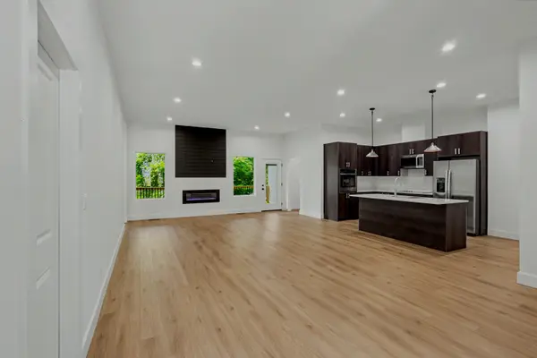 2014 Jay ST, Ozark, MO 65721