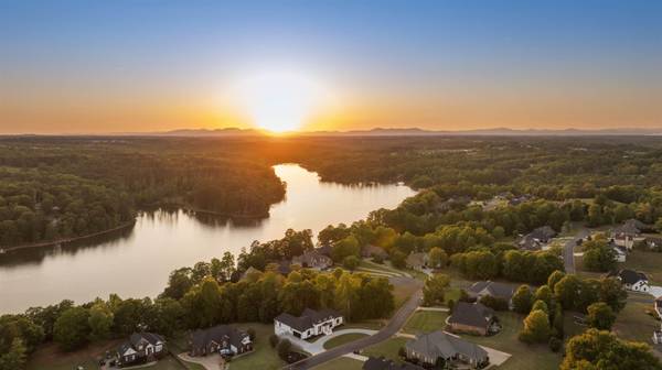 314 Shoreview DR, Chesnee, SC 29323