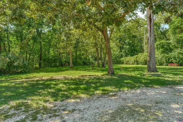 2848 SE 29th ST, Topeka, KS 66605