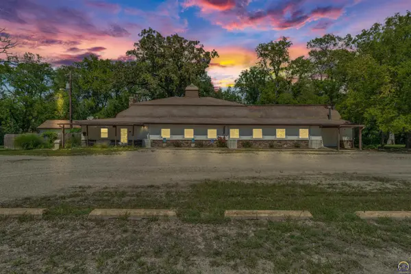 2848 SE 29th ST, Topeka, KS 66605